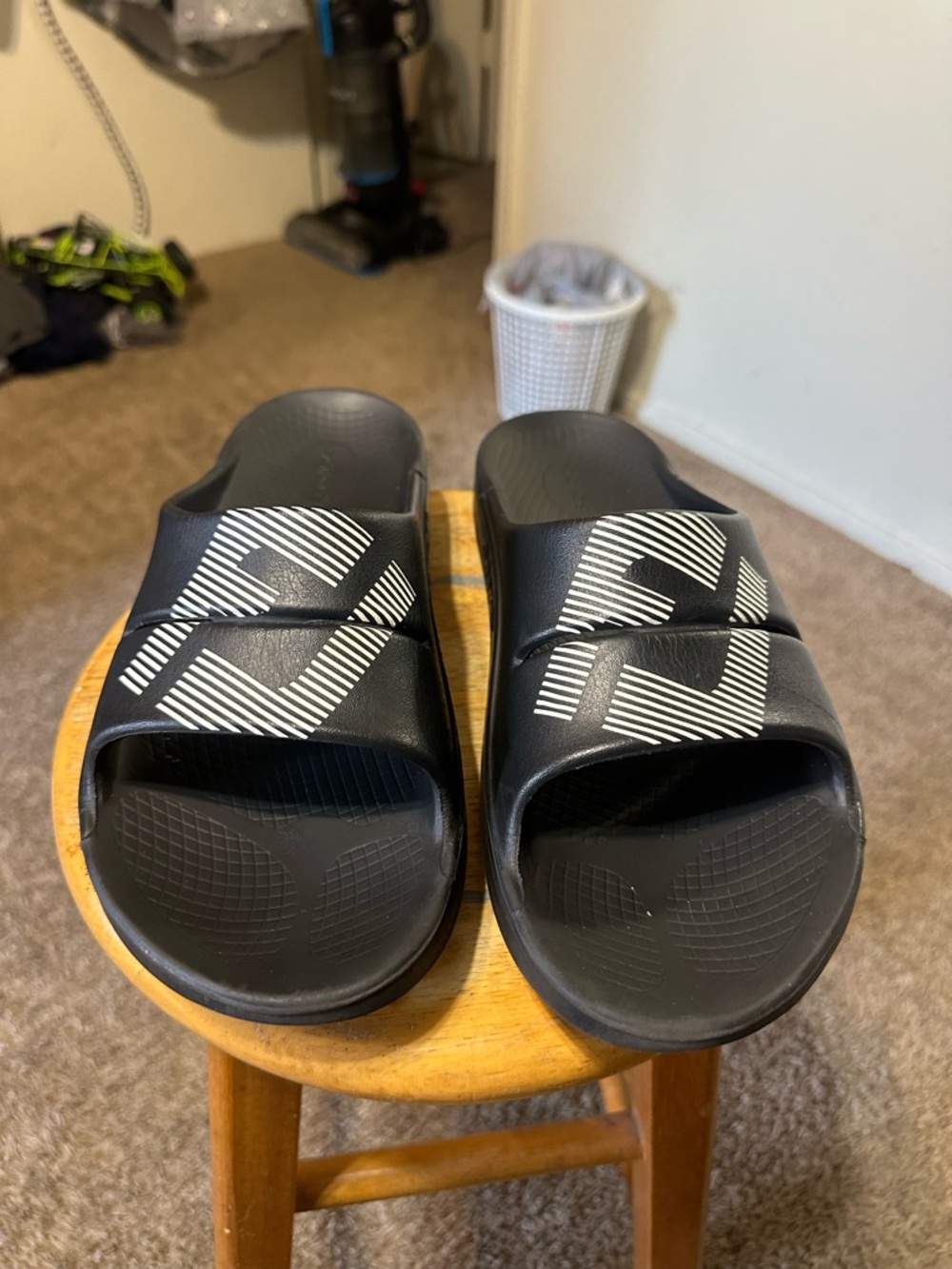 Oofos x FootJoy “triple black” slides 00s Size 10